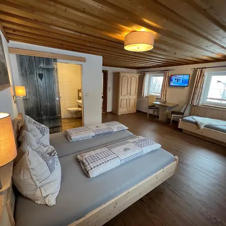 Poechtlhof Apartment