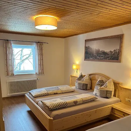 Apartment Poechtlhof *