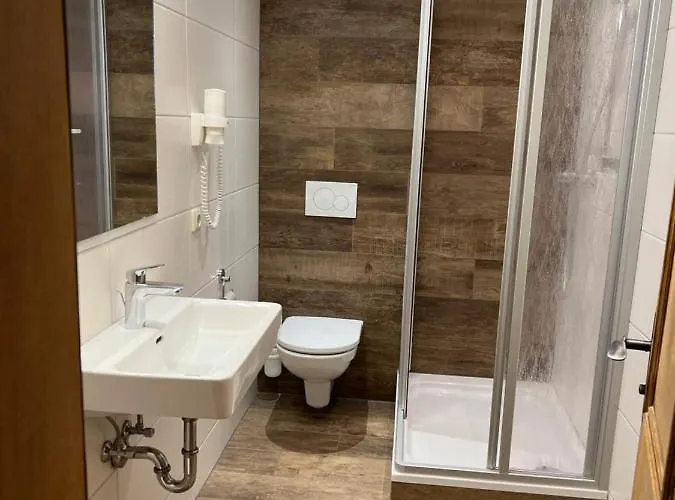 Poechtlhof * 레오강